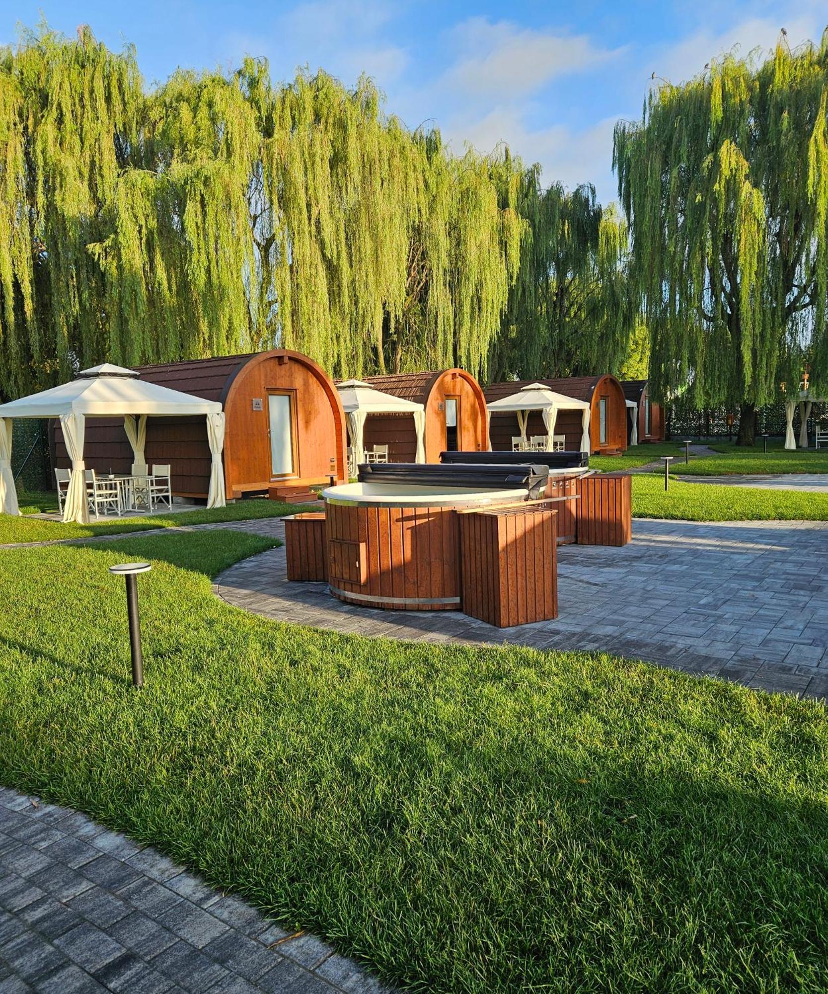 Vicolungo Glamour Lodge & Spa - Free Spa Hot Tub E Sauna エクステリア 写真