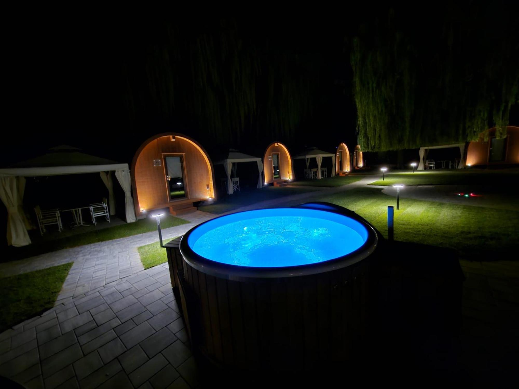 Vicolungo Glamour Lodge & Spa - Free Spa Hot Tub E Sauna エクステリア 写真