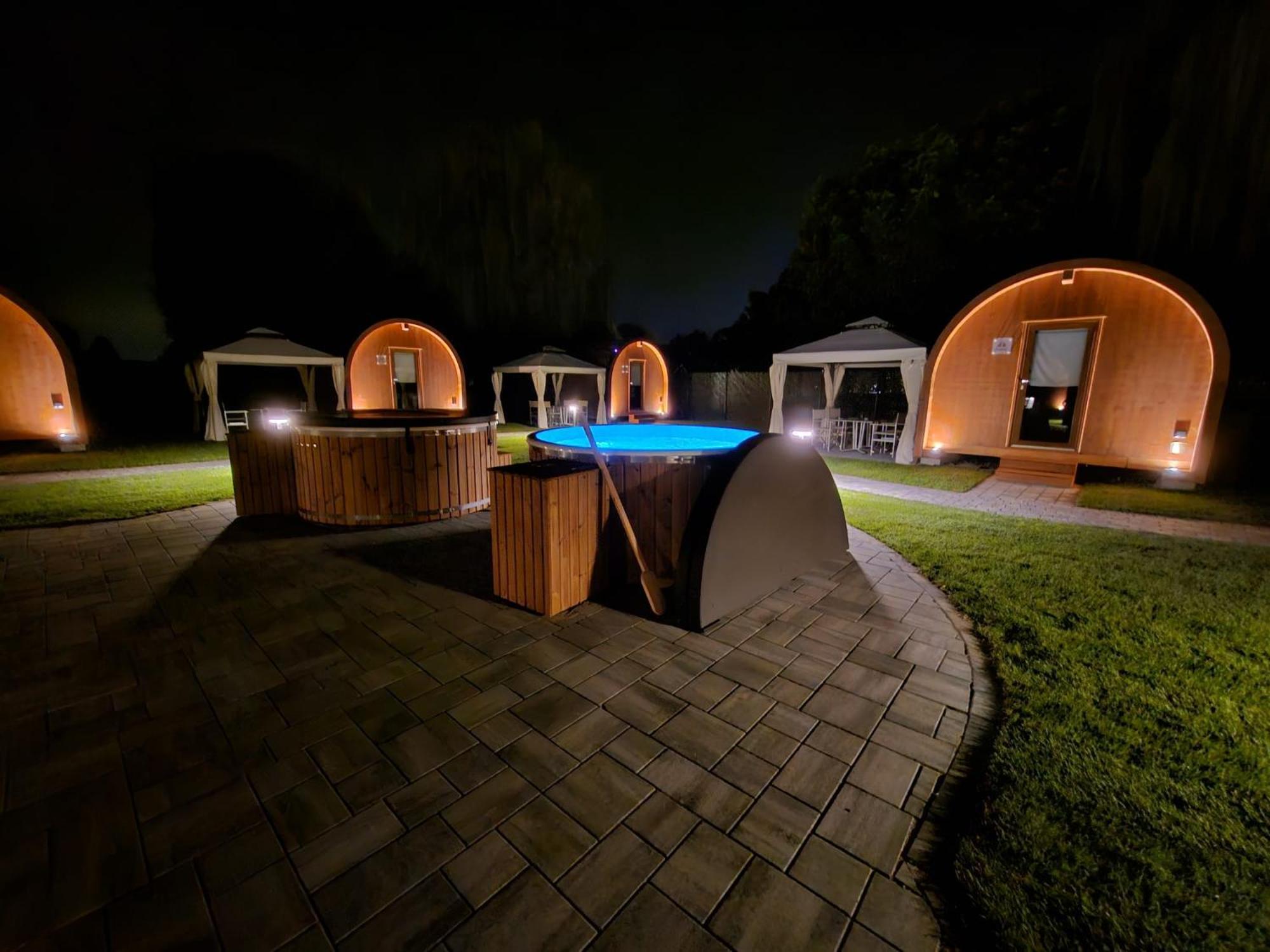 Vicolungo Glamour Lodge & Spa - Free Spa Hot Tub E Sauna エクステリア 写真