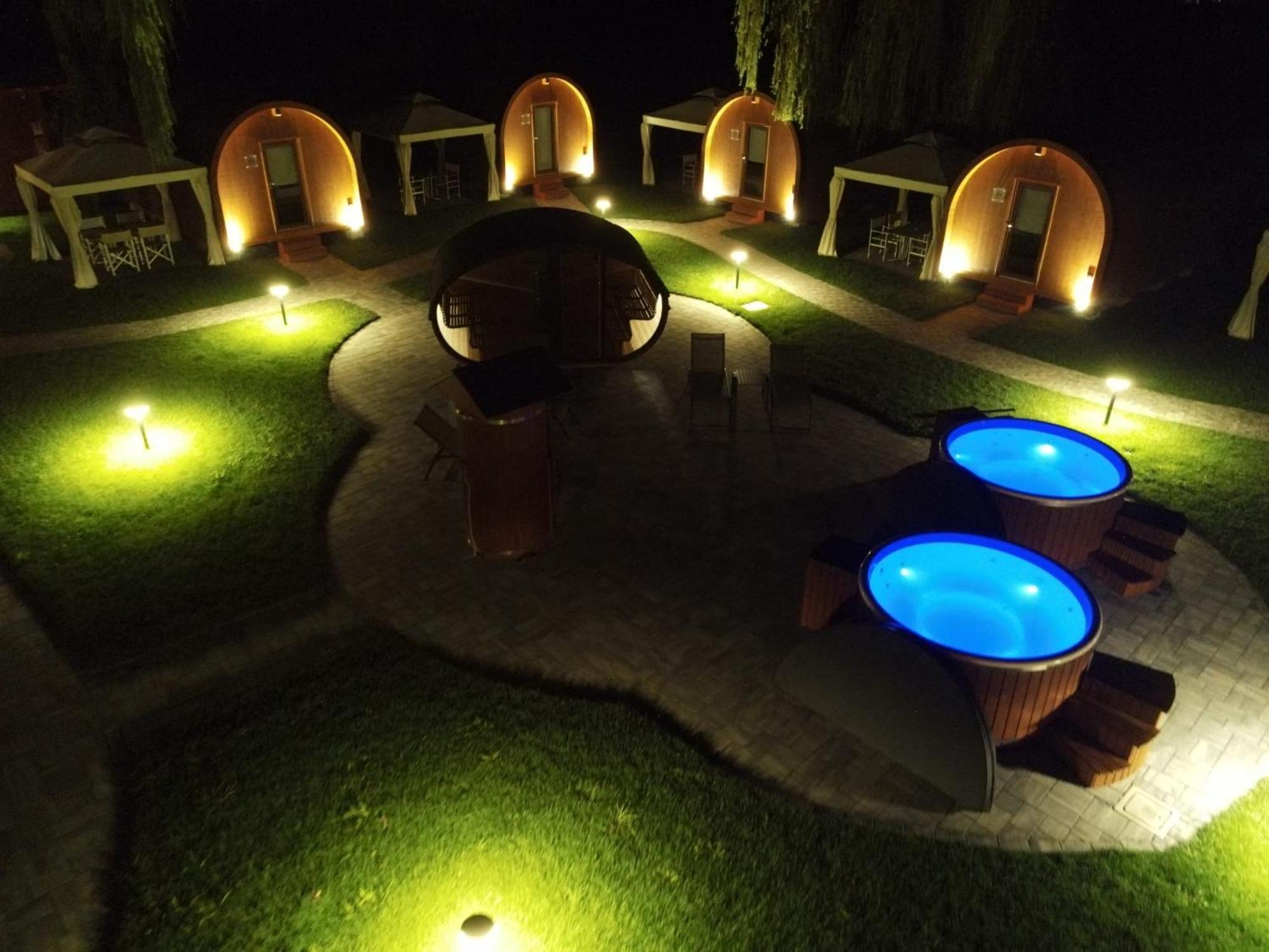 Vicolungo Glamour Lodge & Spa - Free Spa Hot Tub E Sauna エクステリア 写真